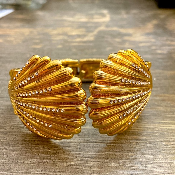 Lilly Pulitzer Rhinestoned Seashells Clamper Bracelet - Picture 1 of 8